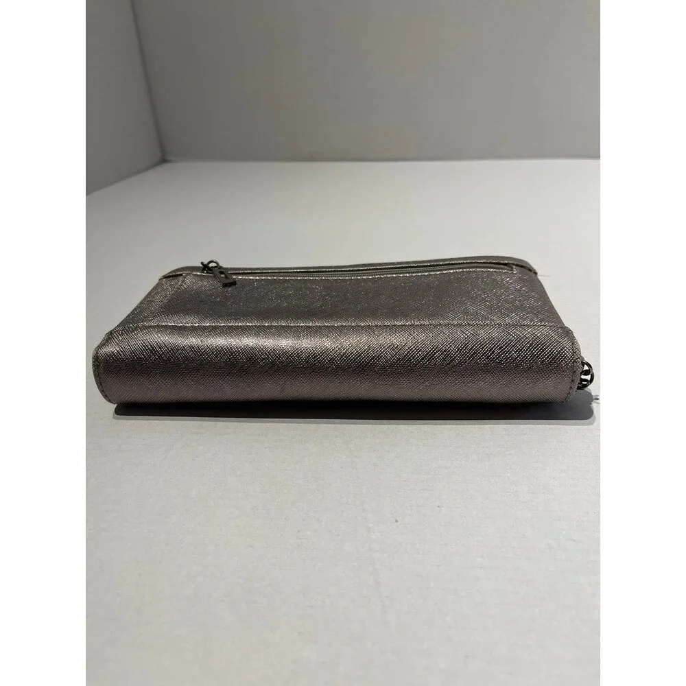 Guess Wallet - Picture 7 of 11